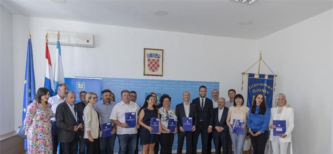 Ministar Erlić za razvoj Ličko senjske županije uručio 633.000 eura